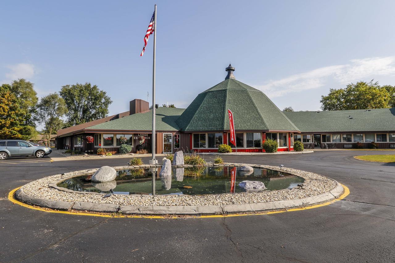 Round Barn Lodge Spring Green Exterior photo